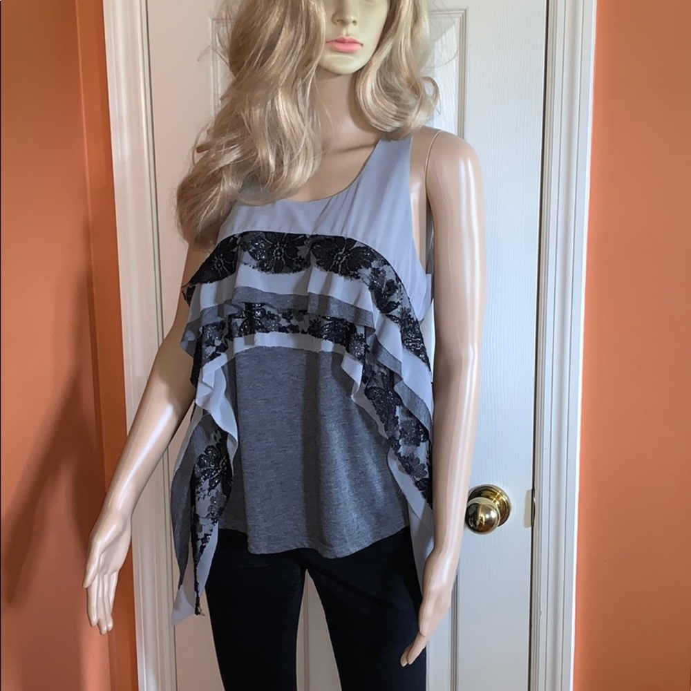 Boundary & Co. Multi layered front gray. tank SZ M